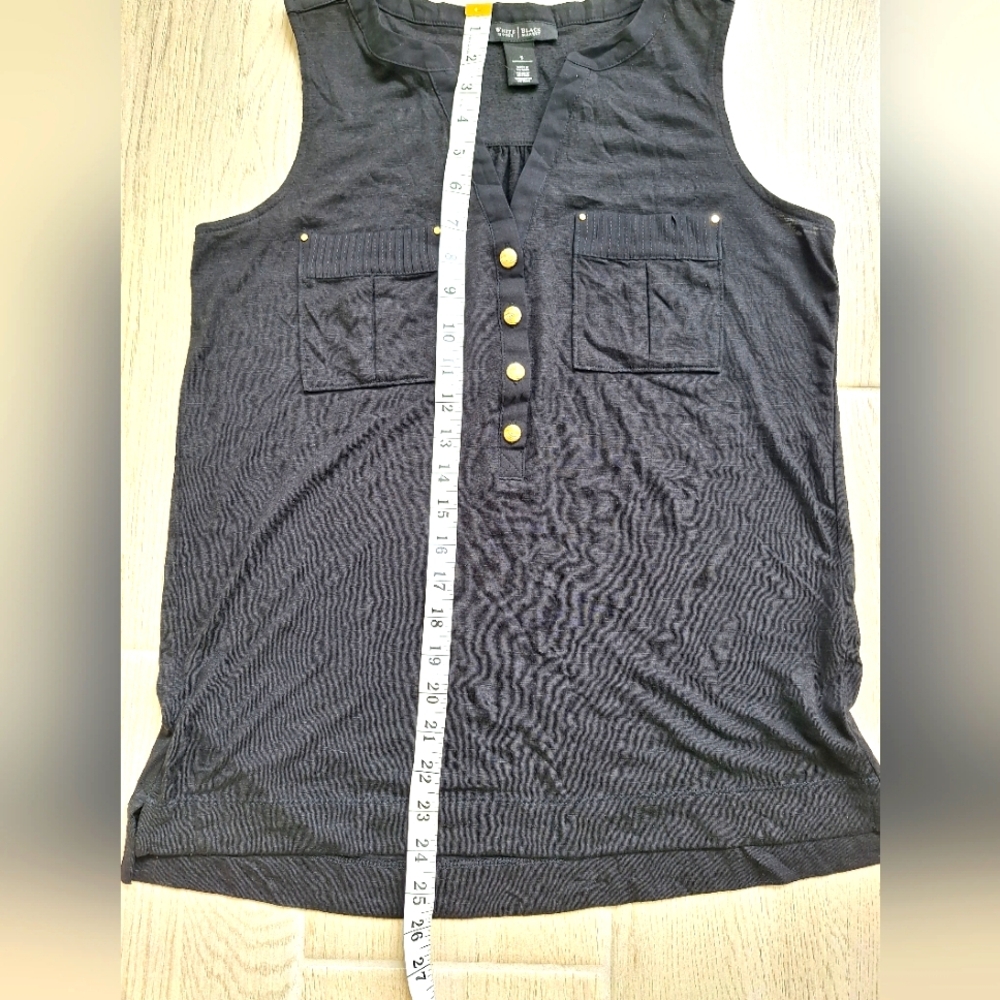 White House Black Market Black sleeveless V-neck button front shirt - size small - Picture 5 of 9